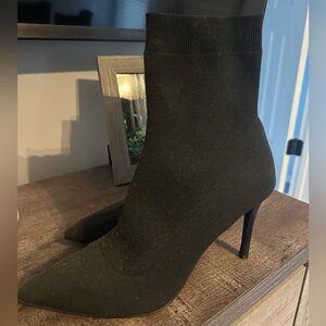 STEVE MADDEN fabric booties